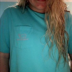 vineyard vines t-shirt!